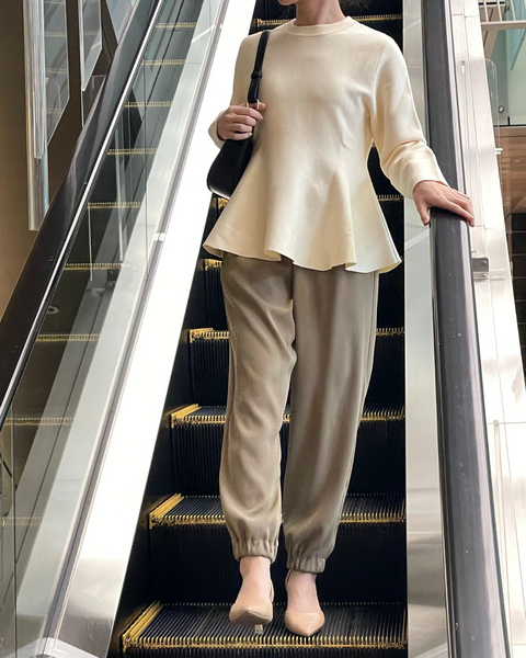 画像をギャラリービューアに読み込む, ペプラムフォルムニット【635】