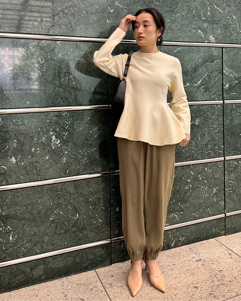 画像をギャラリービューアに読み込む, ペプラムフォルムニット【635】