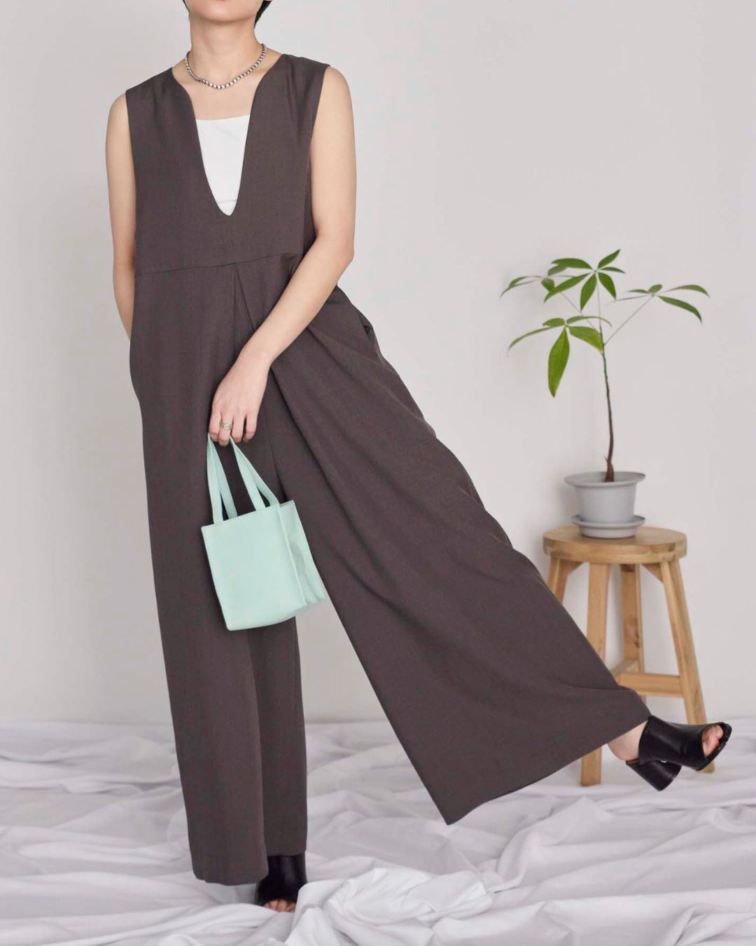 深Vネックオールインワン 147 ichiyonnana 147_ichi_yon_nana】深Vネックオールインワン|低身長さん必見