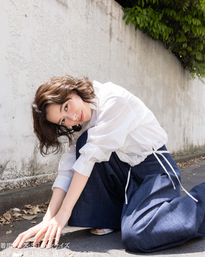 パンツ / デニム / ワイドパンツ / タックパンツ / 小柄 / 低身長コーデ / ハイウエスト / 美脚パンツ / 脚長見え / ネイビーデニム / 夏デニム / 大人カジュアル / きれいめカジュアル / サイズ展開豊富 / 小柄向けブランド